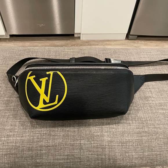 Louis Vuitton Fanny bag - Picture 1 of 7